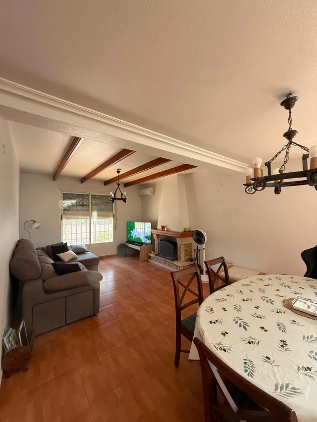 DOS CASAS EN UNA EN MATOLA SOLO EN ALQUILER — 24