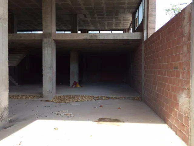 Amplio Local Comercial en Alicante - Garbinet-Parque de las Avenidas — 4