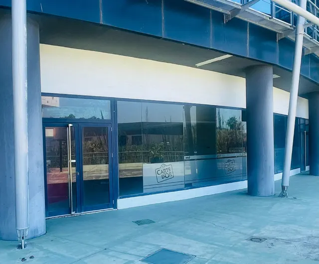 SE ALQUILA ESPACIOSO LOCAL EN UNO DE LOS CENTROS DE NEGOCIOS CON MAYOR PROYECCIÓN DE LA COMARCA — 3