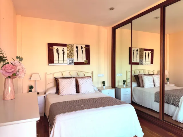 Casa con cuatro dormitorios, terrazas y amplio garaje en Oleiros — 43