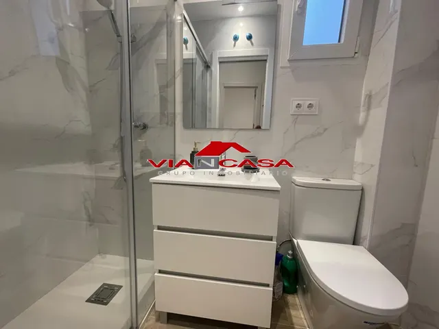 Alquiler de piso sin amueblar en Fuente del berro - foto 4