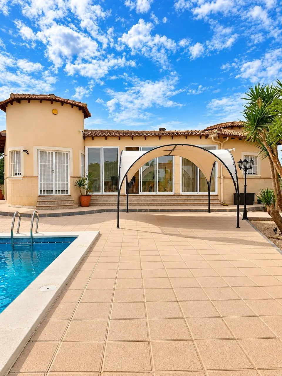 Chalet con piscina privada y parcela