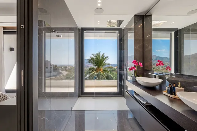 Spectacular Contemporary Villa with Exquisite Quality and Beautiful Views — 36