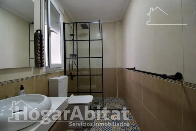 ¡GRAN OPORTUNIDAD! PAREADO REFORMADO, EXTERIOR CON TERRAZA Y ASCENSOR — 36