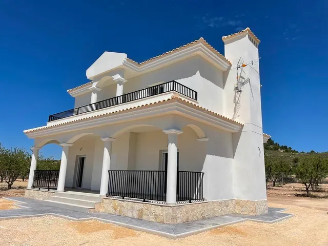 VILLAS DE OBRA NUEVA EN PINOSO — 9