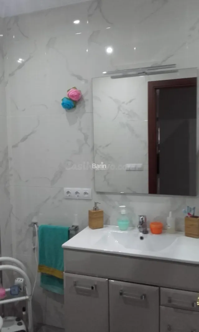 Casa de 3 plantas en la Victoria - foto 4
