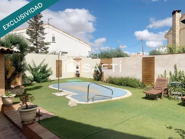 Chalet independiente en Cobisa con 8 dormitorios, piscina y jardín — 19