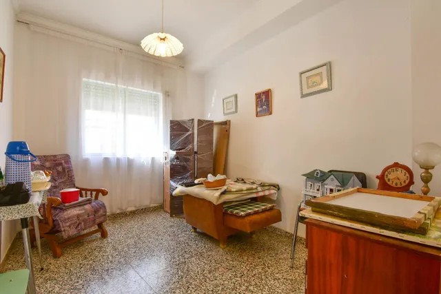 ¡Oportunidad única en Picassent! Casa en buen estado con gran potencial — 16