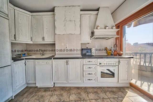 Residencia exclusiva en Paseo del Salón con vistas despejadas — 34