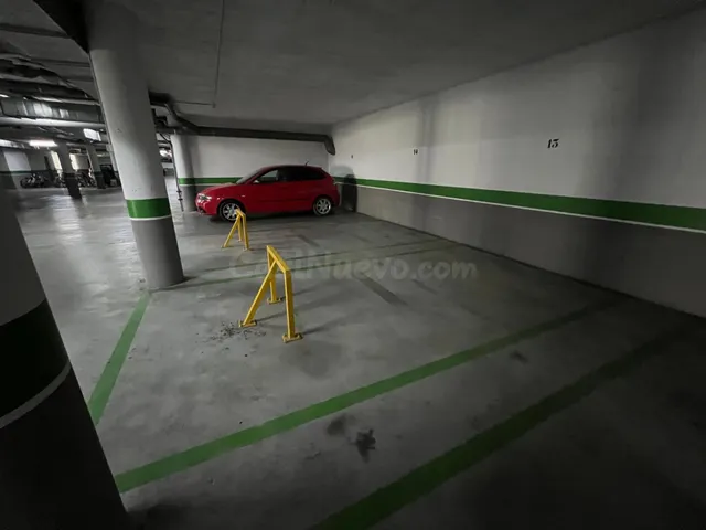 ¡¡ AMPLIA PLAZA DE GARAJE EN PARQUE AZAHARA !! - foto 4