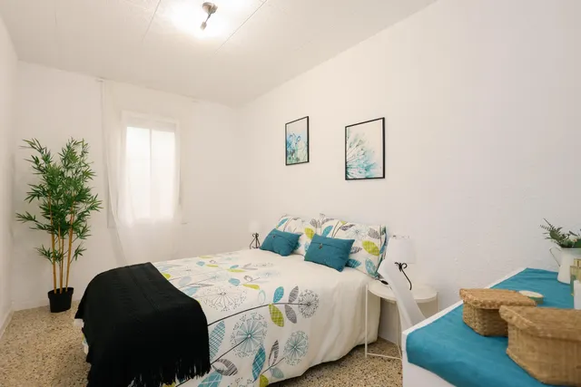 Piso en Venta en La Marina del Port - Oportunidad Única por €249,000 — 25