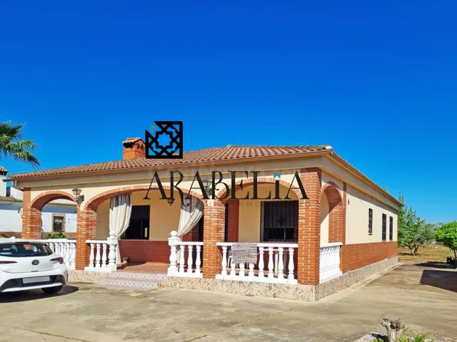CHALET HIPOTECABLE EN EXCLUSIVA EN LA ZONA DE LA BARQUERA