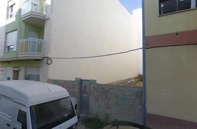 SOLAR URBANO EN XERACO. IDEAL PARA TU FUTURA CASA O INVERSIÓ