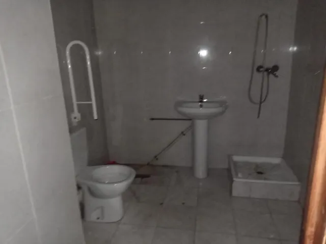 21 Inmobiliarias vende local para poder reformar a tu gusto cerca de la avenida principal — 4
