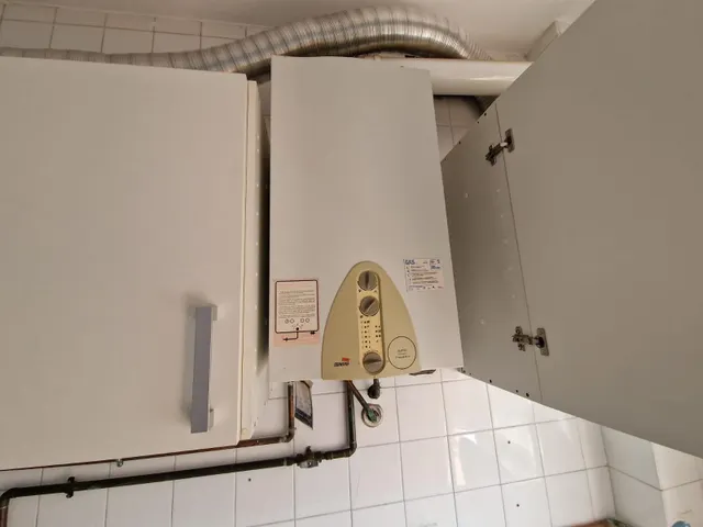 SE VENDE AMPLIO PISO DE TRES habitaciones EN VALENCIA DE DON JUAN, COCINA, SALÓN, BAÑO, DOS TERRAZAS — 9