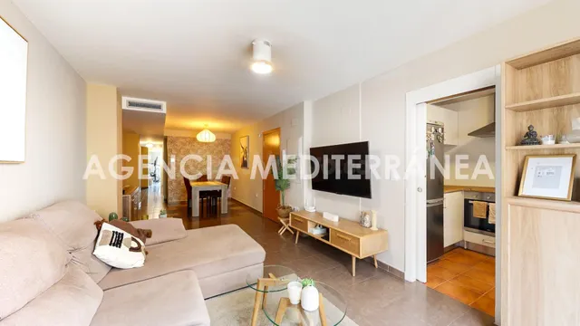 AMPLIA VIVIENDA DE 3 habitaciones JUNTO AL MERCADO MUNICIPAL DE PICASSENT — 4