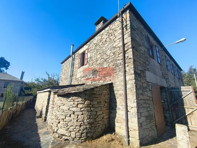 Casa de piedra gallega en venta en Begonte: espacio, encanto y tranquilidad — 40