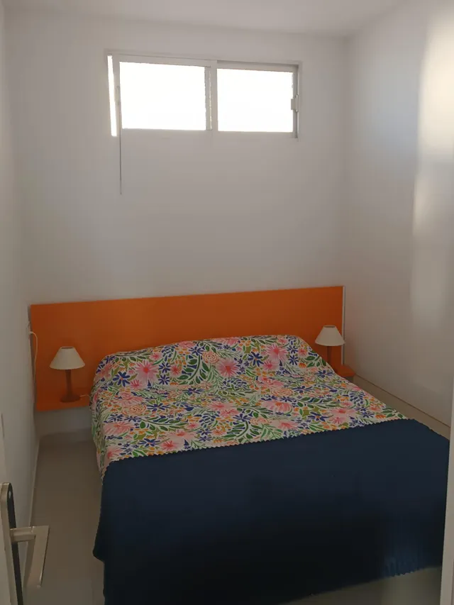 Apartamento en zona del Rincon de Loix. Reformado, 3 dormitorios, parking y piscina comunitaria. — 21