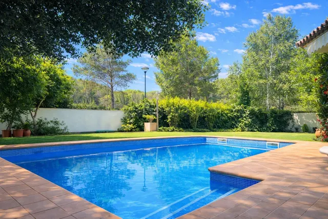 Exclusiva villa con piscina, casa de invitados y licencia tu - foto 5