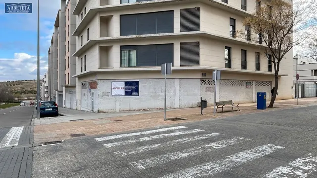 Gran local en LOS VALLES de 632 m2 y condiciones excepcional