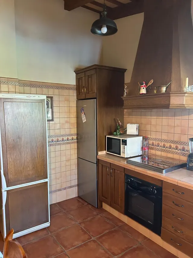 Espectacular Chalet cerca del Colorado con Piscina y Amplios Espacios — 14