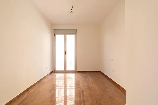 Piso Junto a Esquina del Convento — 21