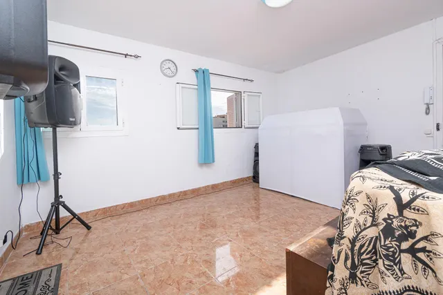 EDIFICIO DE TRES PLANTAS EN LA ZONA PORTIXOL/MOLINAR — 34