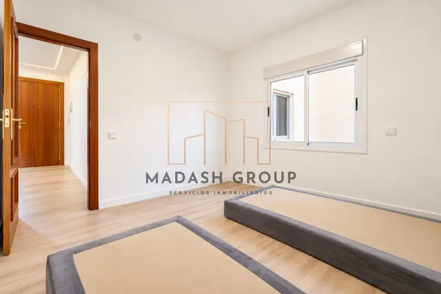 Exclusiva vivienda de 4 dormitorios, totalmente reformada, a 550m del puerto y la playa de Cambrils. — 16