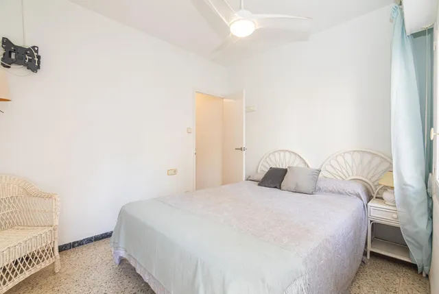 ¿y si pudieras tener vistas al mar desde la terraza de tu apartamento? ¿y si bajar a la playa es simplemente dicho y hecho? — 42