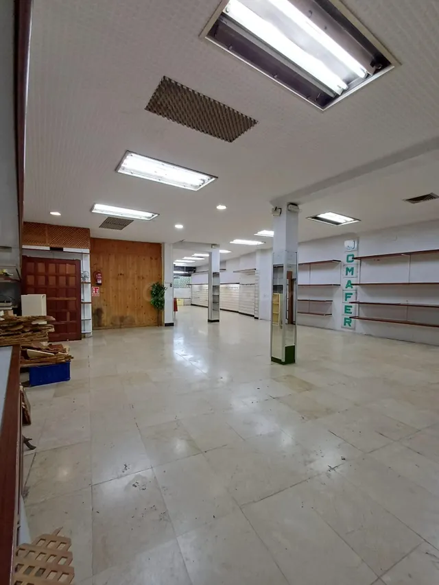 ALQUILER BAJO COMERCIAL PONTEVEDRA - foto 3