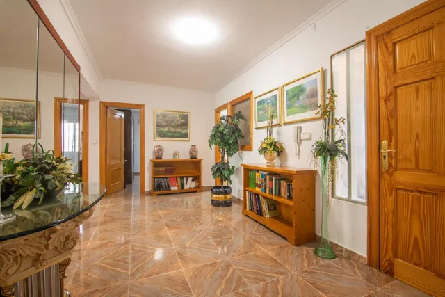 Chalet sito en Valverde con 6 habitaciones, 3 baños, piscina y garaje — 33