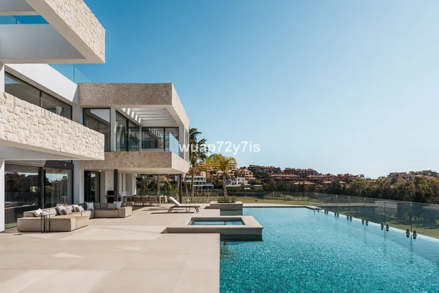 Chalet 4 habitaciones 1394m² en venta - Costa del Sol — 46
