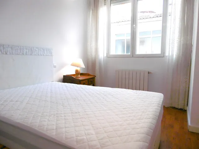 VIVIENDA DE 2 DORMITORIOS TOTALMENTE AMUEBLADA Y EQUIPADA — 33