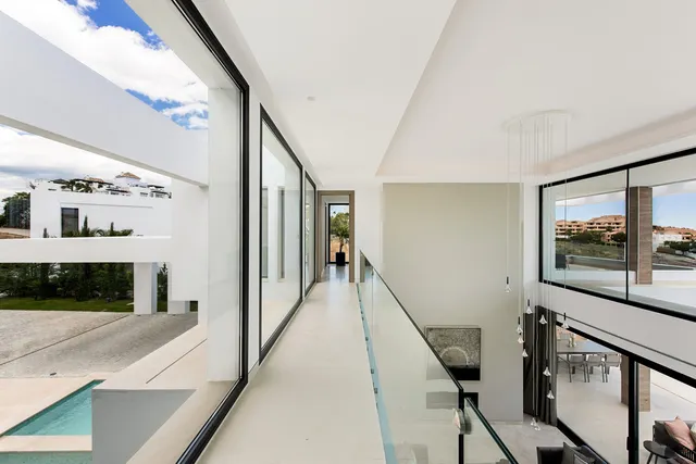 Chalet 5 habitaciones 625m² en venta - Costa del Sol — 24