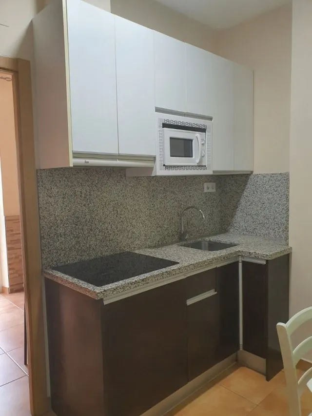 Edificio 16 habitaciones 427m² en venta - Mercado — 34