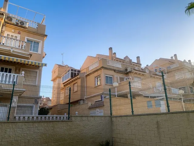 Vive el Mediterráneo desde las alturas en Pueblo Marino, Torrevieja — 12