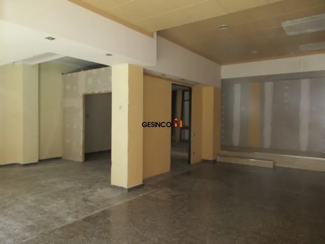 LOCAL COMERCIAL EN ALQUILER — 3