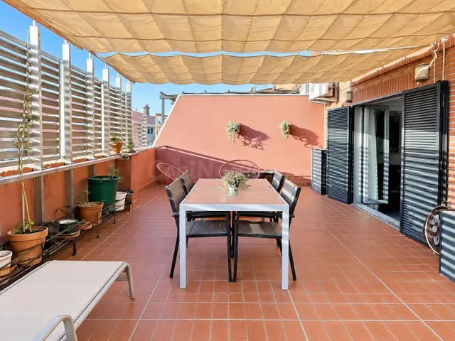 Piso de 3 habitaciones con gran terraza y garaje en Patraix. — 2