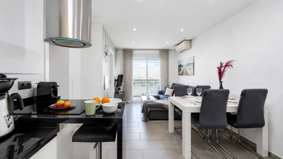 Apartamento reformado con parking en centro Torrevieja