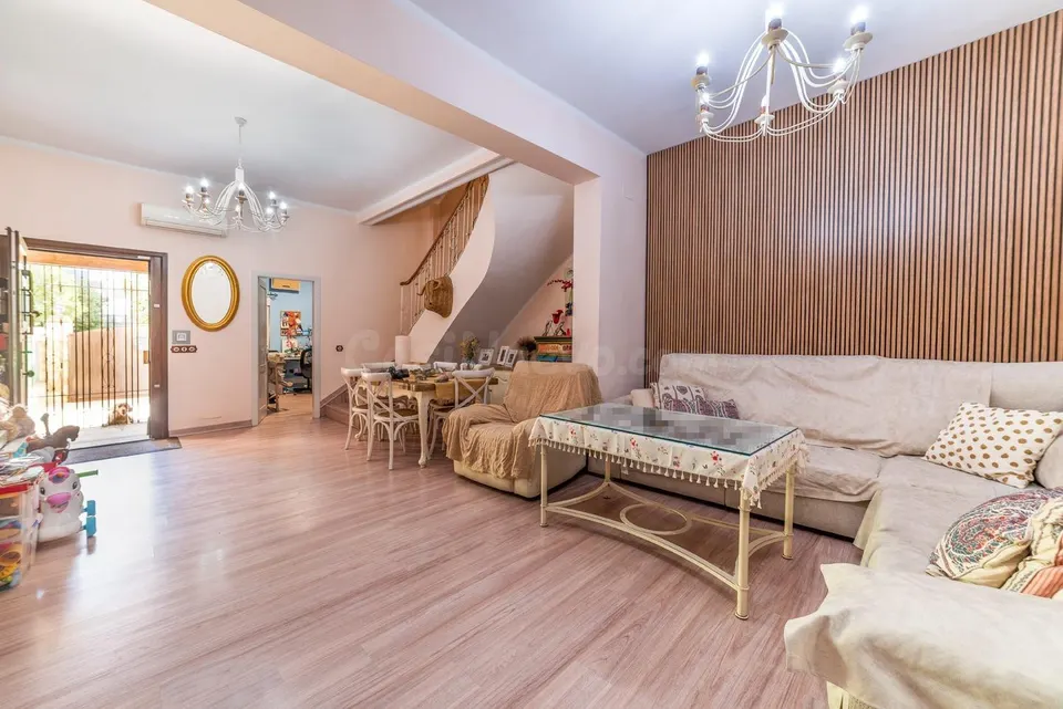 Excepcional Casa Reformada en Huerta Santa Teresa, Sevilla - €569.900