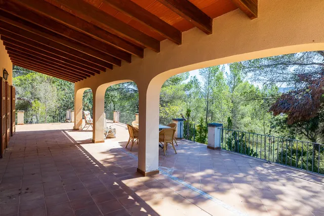 SE VENDE FANTASTICA FINCA RÚSTICA CON 35.000M2 DE TERRENO EN CALVIÀ — 28