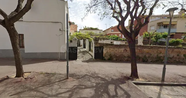 OPORTUNIDAD CASA CON JARDIN EN ALELLA
