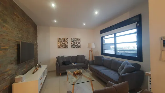 PRECIOSO Y LUJOSO QUAD CON PISCINA COMUNITARIA Y GARAJE PRIVADO — 6
