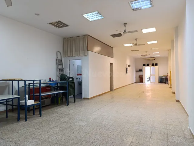 Se vende Local comercial en Maestro Falla, Cerro del Águila, - foto 4