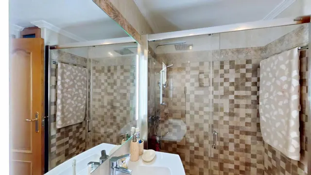 ¡Espectacular piso totalmente renovado junto al Bulevar del Pla! — 17