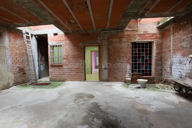 Local con posibilidad de cambio de uso a vivienda en Montijo - foto 4