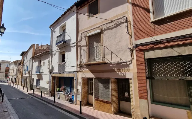 Vivienda para reformar completamente en Épila — 2