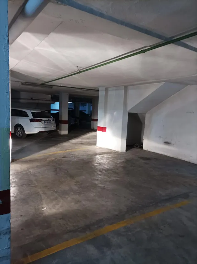 SE VENDEN DOS PLAZAS DE APARCAMIENTPO EN EL CENTRO — 3