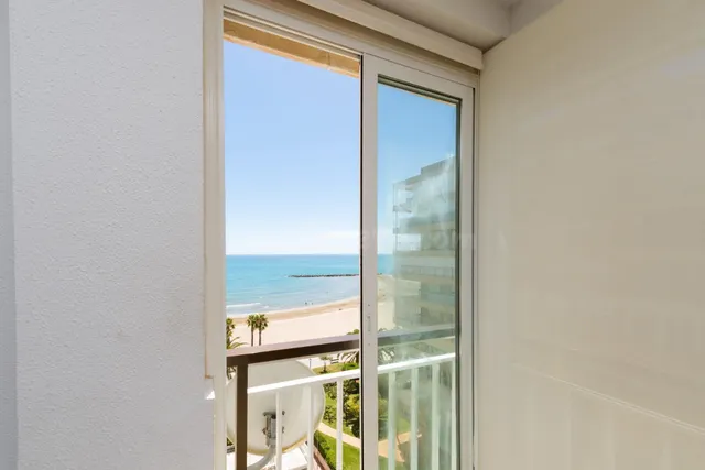 Primera línea de playa del Torreón - Benicasim - foto 2
