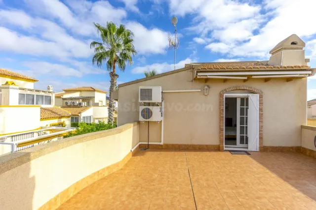Montilla, Acogedor Chalet Pareado con garaje cerrado y 394m2 - foto 4